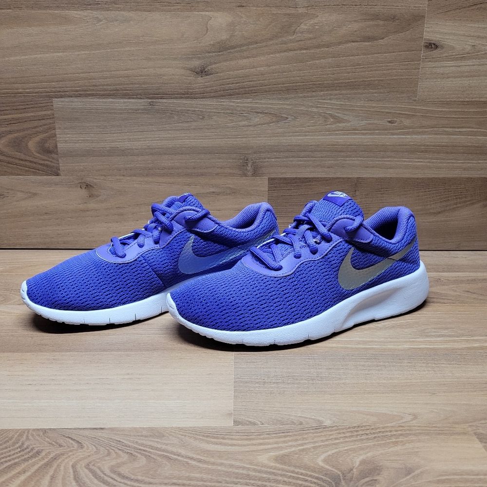 nike women's tanjun purple running shoes womens size 7.5 youth 6Y